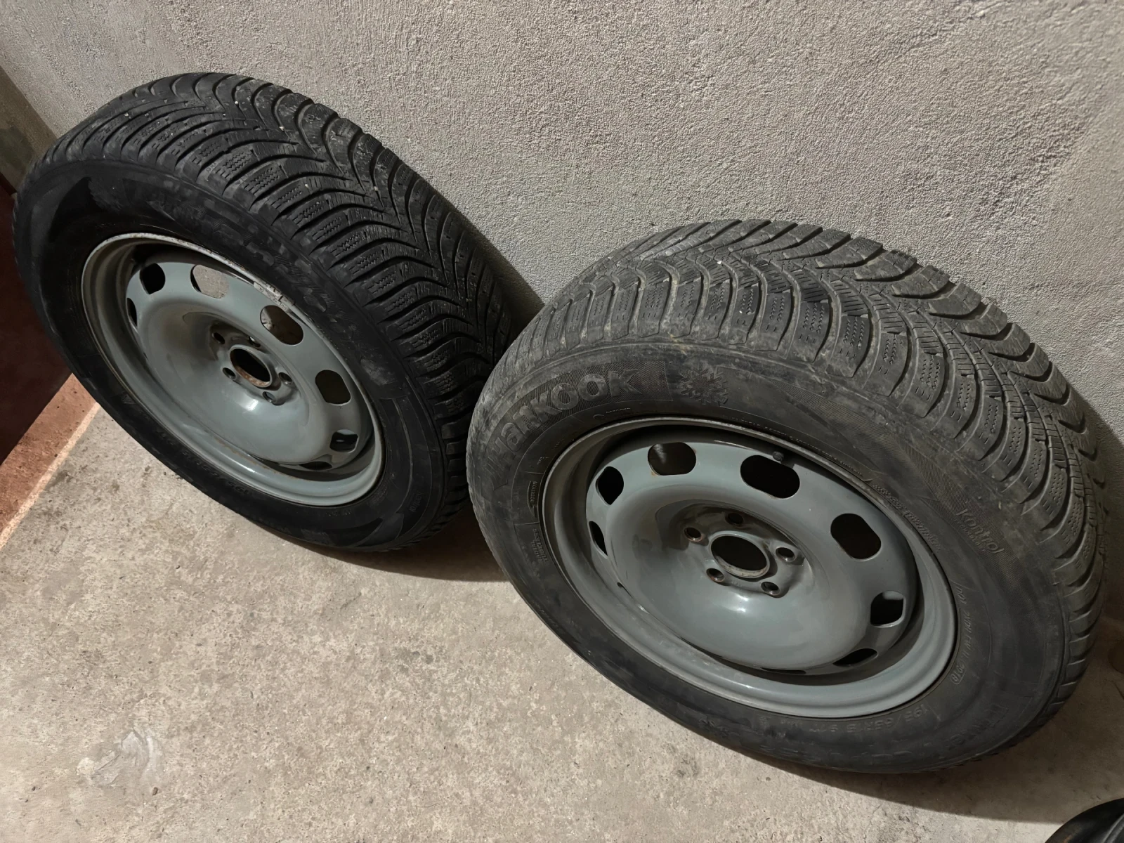 Гуми с джанти Hankook 195/65R15, снимка 2 - Гуми и джанти - 55834138