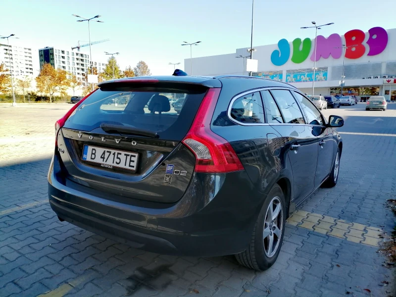 Volvo V60 1.6 D2  Първи собственик, снимка 4 - Автомобили и джипове - 47827385