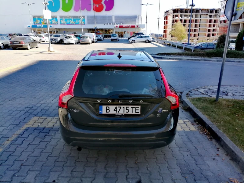 Volvo V60 1.6 D2  Първи собственик, снимка 6 - Автомобили и джипове - 47827385