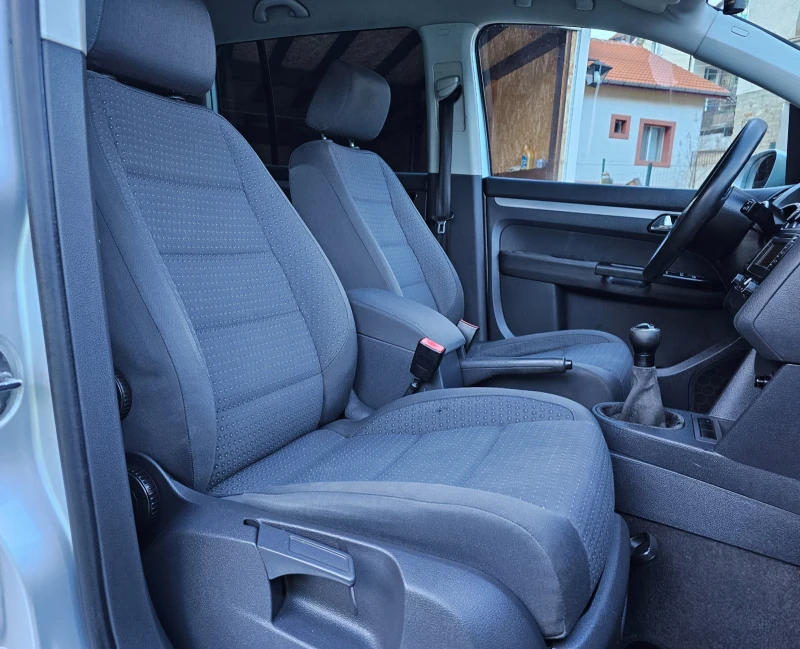 VW Touran 1.9TDI 105hp 6+ 1, снимка 11 - Автомобили и джипове - 48551868