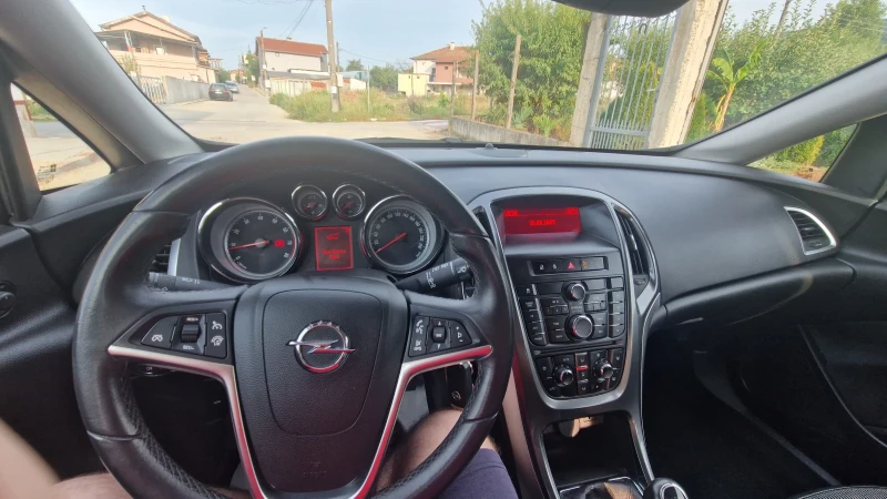 Opel Astra Sports Tourer , снимка 9 - Автомобили и джипове - 51524308