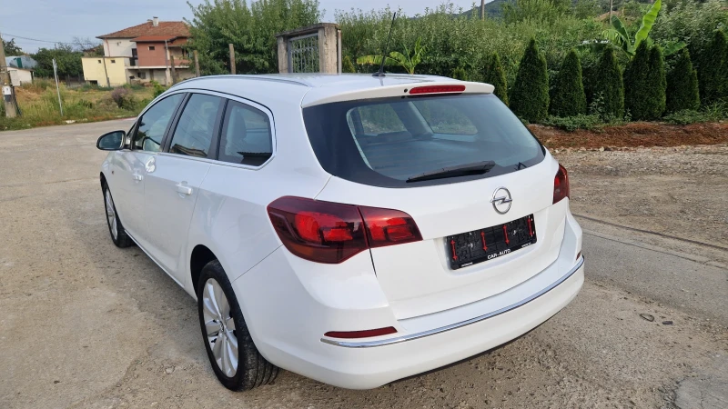 Opel Astra Sports Tourer , снимка 6 - Автомобили и джипове - 51524308
