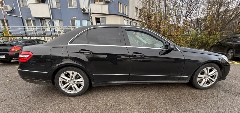 Mercedes-Benz E 350 4 matic, снимка 4 - Автомобили и джипове - 52630081