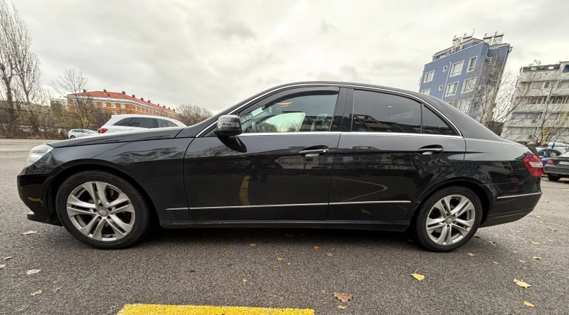 Mercedes-Benz E 350 4 matic, снимка 3 - Автомобили и джипове - 52630081