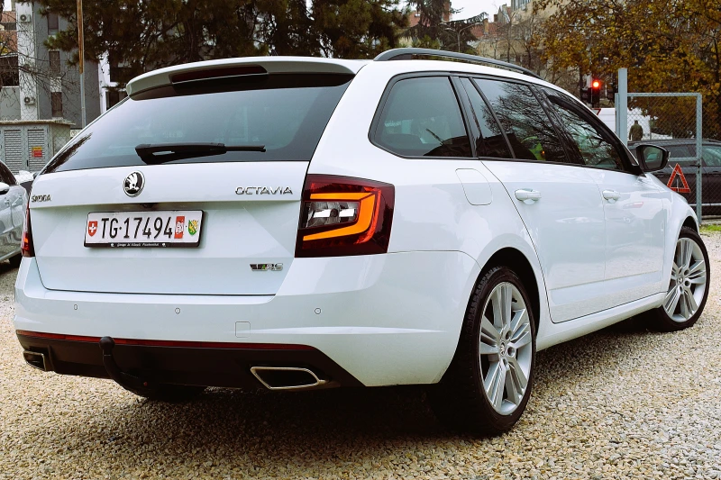 Skoda Octavia 2.0ШВЕЙЦАРИЯ-VRS/ДИСТРОНИК/КОЖА/НАВИ/АМБИЕНТНО ОСВ, снимка 4 - Автомобили и джипове - 52655879