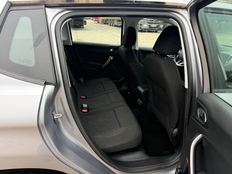 Peugeot 208 1.2 80 kc, снимка 13 - Автомобили и джипове - 52791359