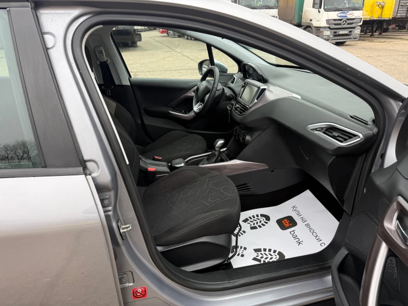 Peugeot 208 1.2 80 kc, снимка 10 - Автомобили и джипове - 52791359