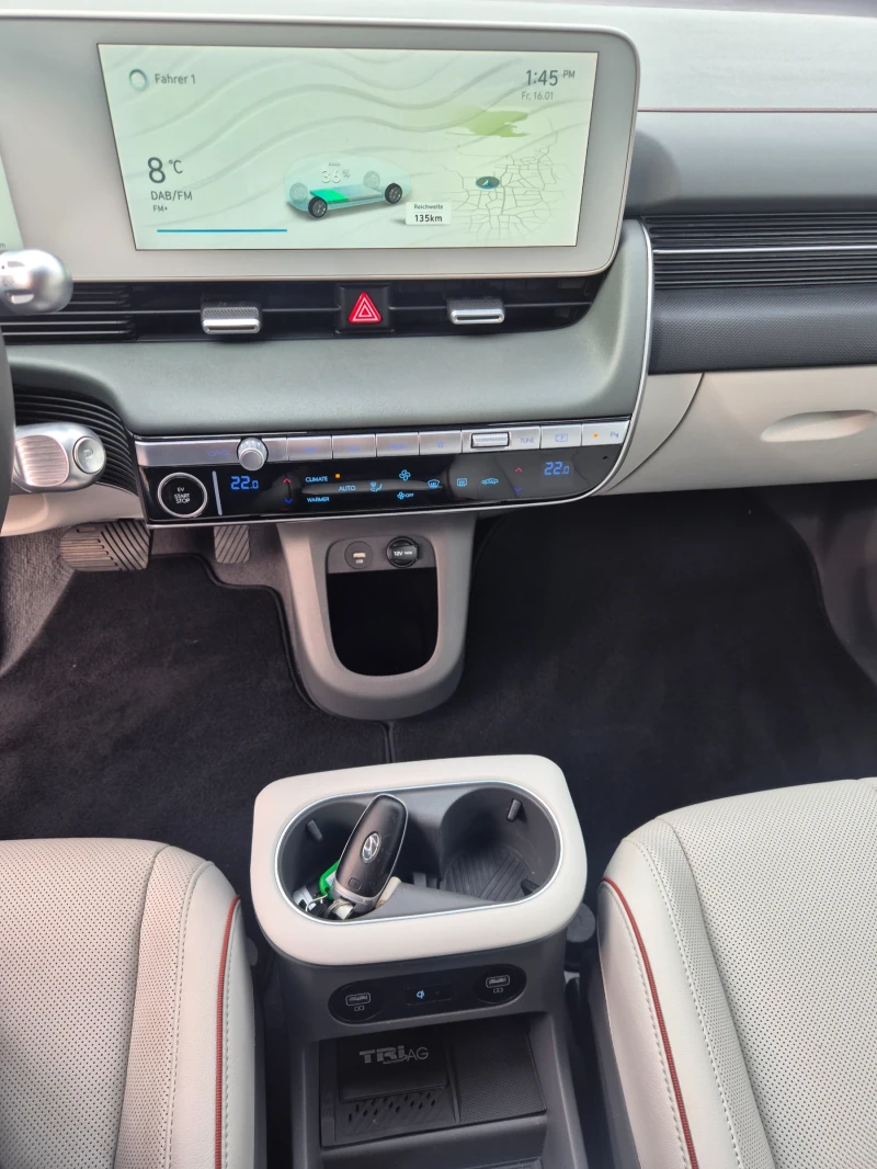 Hyundai Ioniq 5 72.6kwh/ Гаранционна/SOH 100%* /Серв.Книжка, снимка 13 - Автомобили и джипове - 53122437