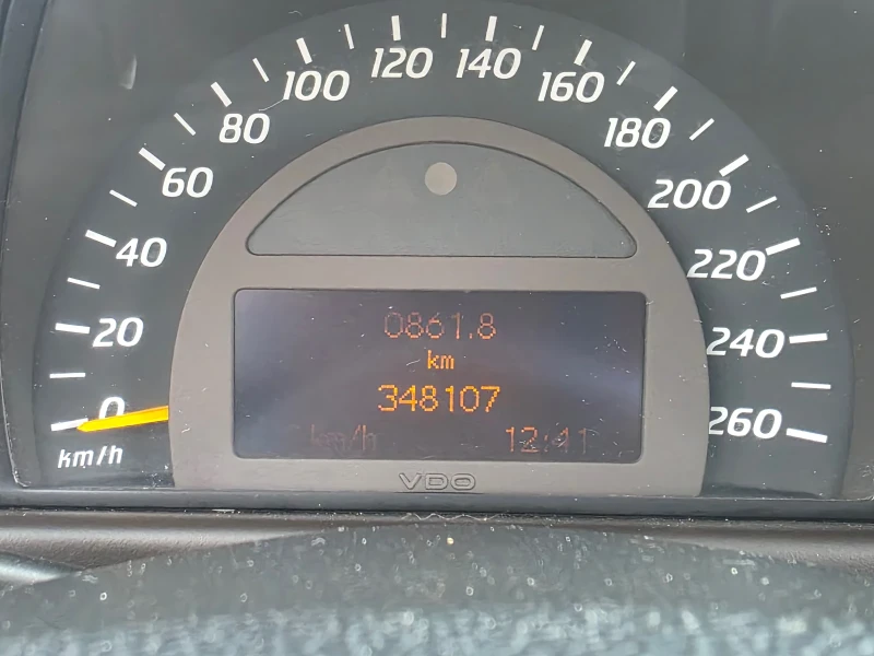 Mercedes-Benz C 220, снимка 11 - Автомобили и джипове - 53518786