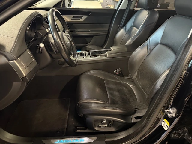 Jaguar Xf 2.0D 163КС, снимка 7 - Автомобили и джипове - 55345943
