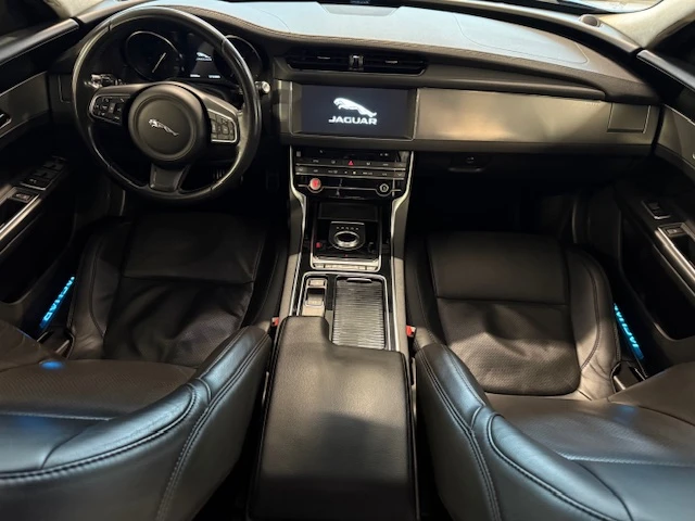 Jaguar Xf 2.0D 163КС, снимка 10 - Автомобили и джипове - 55345943