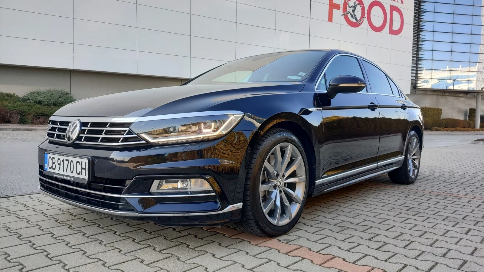 VW Passat R line 4x4 240hp 110хил.км - изображение 3