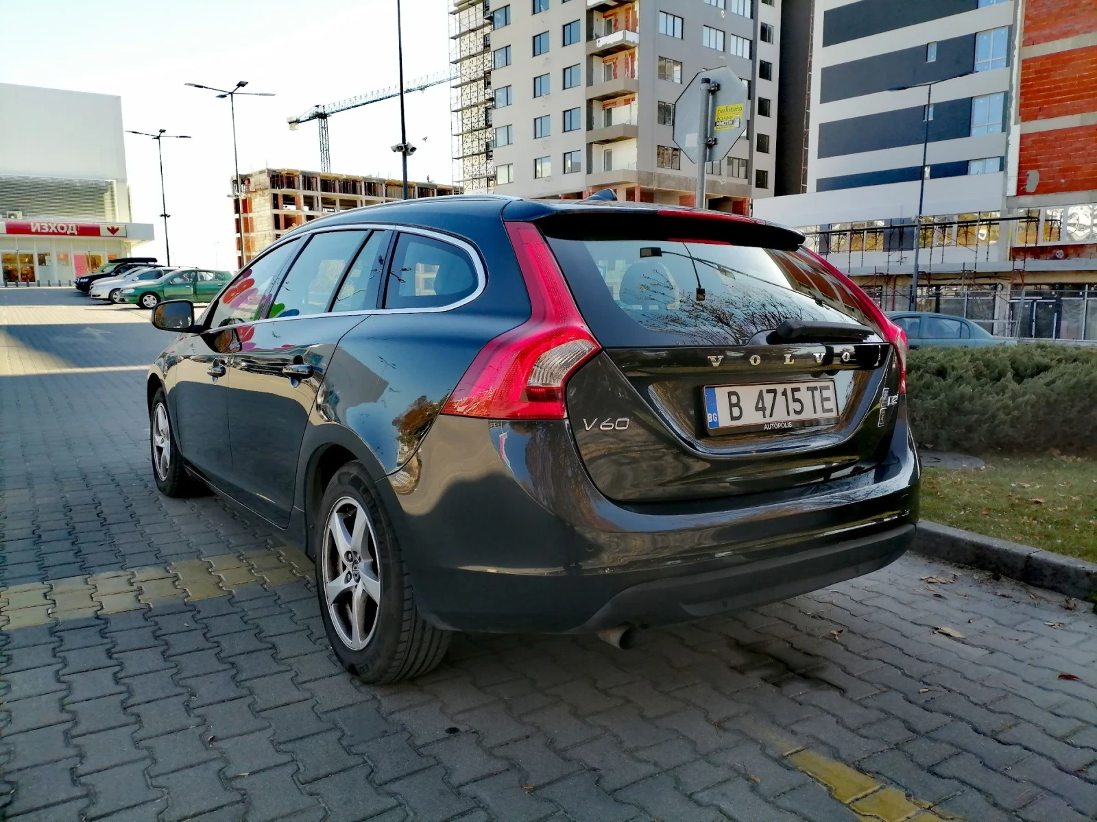 Volvo V60 1.6 D2  Първи собственик - изображение 3