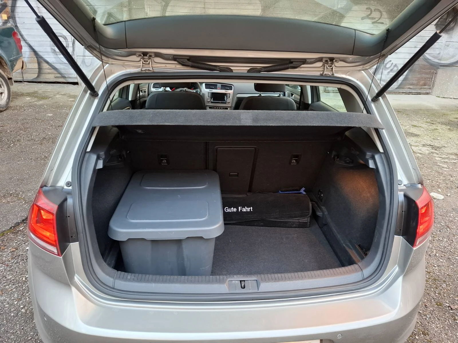 VW Golf Trendline 1.6TDI BMT - изображение 4