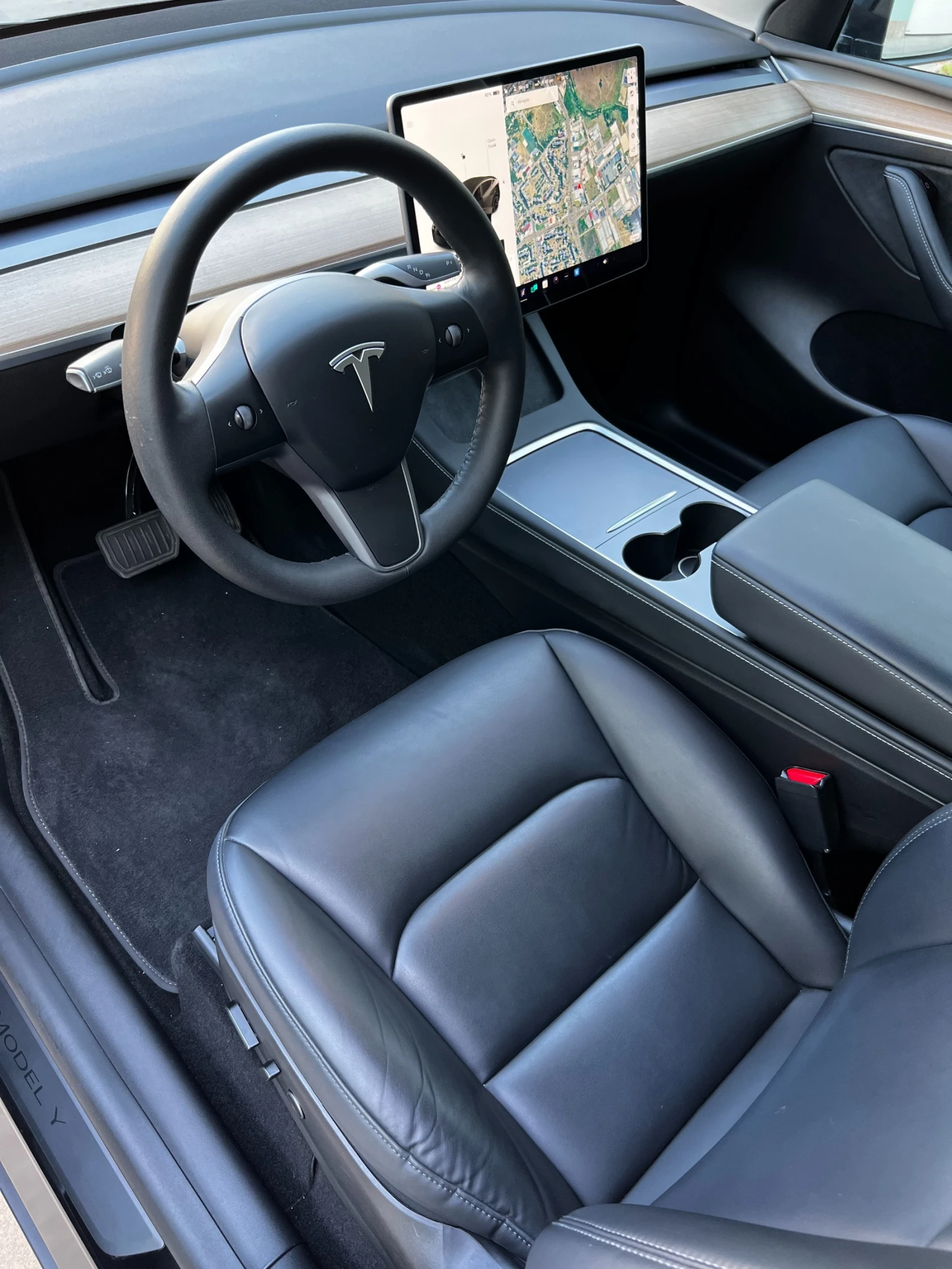 Tesla Model Y Long Range AWD  - изображение 10