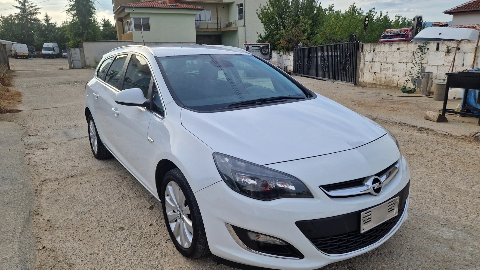 Opel Astra Sports Tourer  | Mobile.bg   14