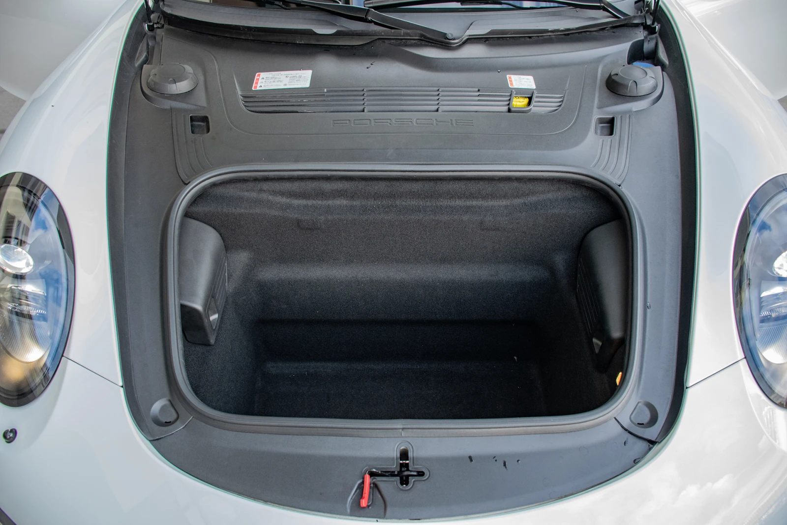 Porsche 911 991.1 GTS |   (11.2025) | Mobile.bg   17