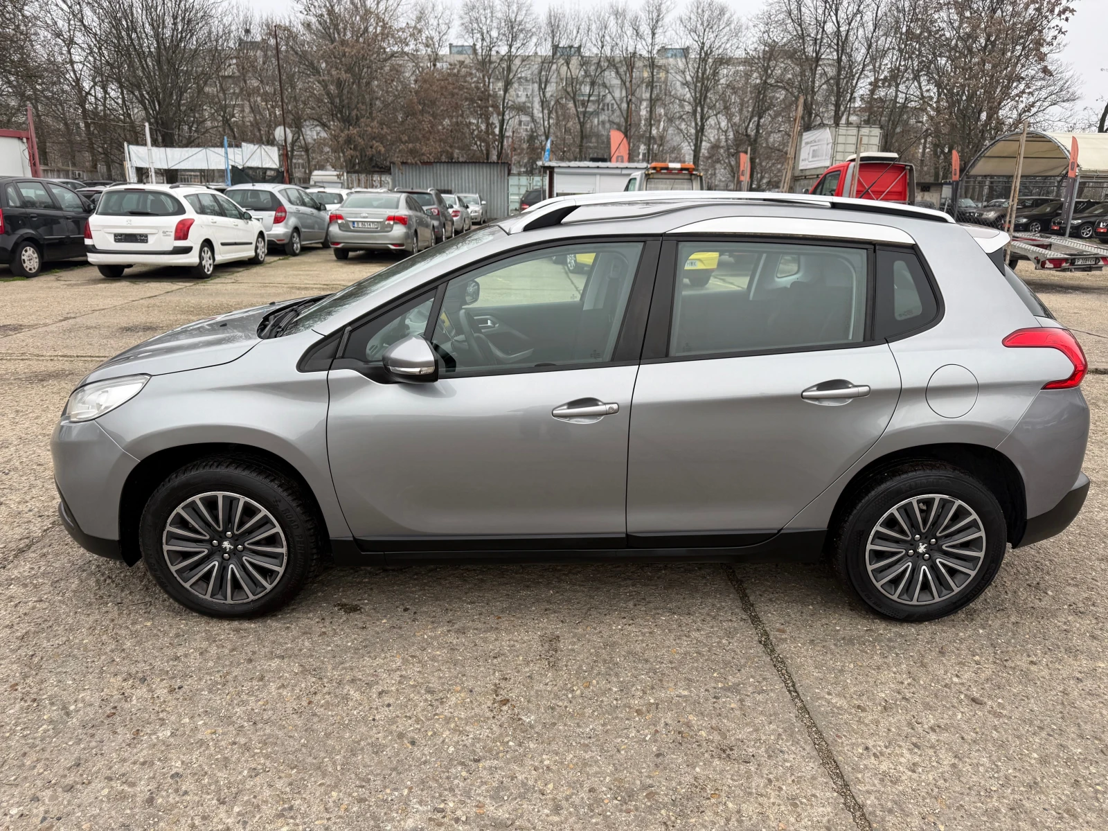 Peugeot 208 1.2 80 kc - изображение 4