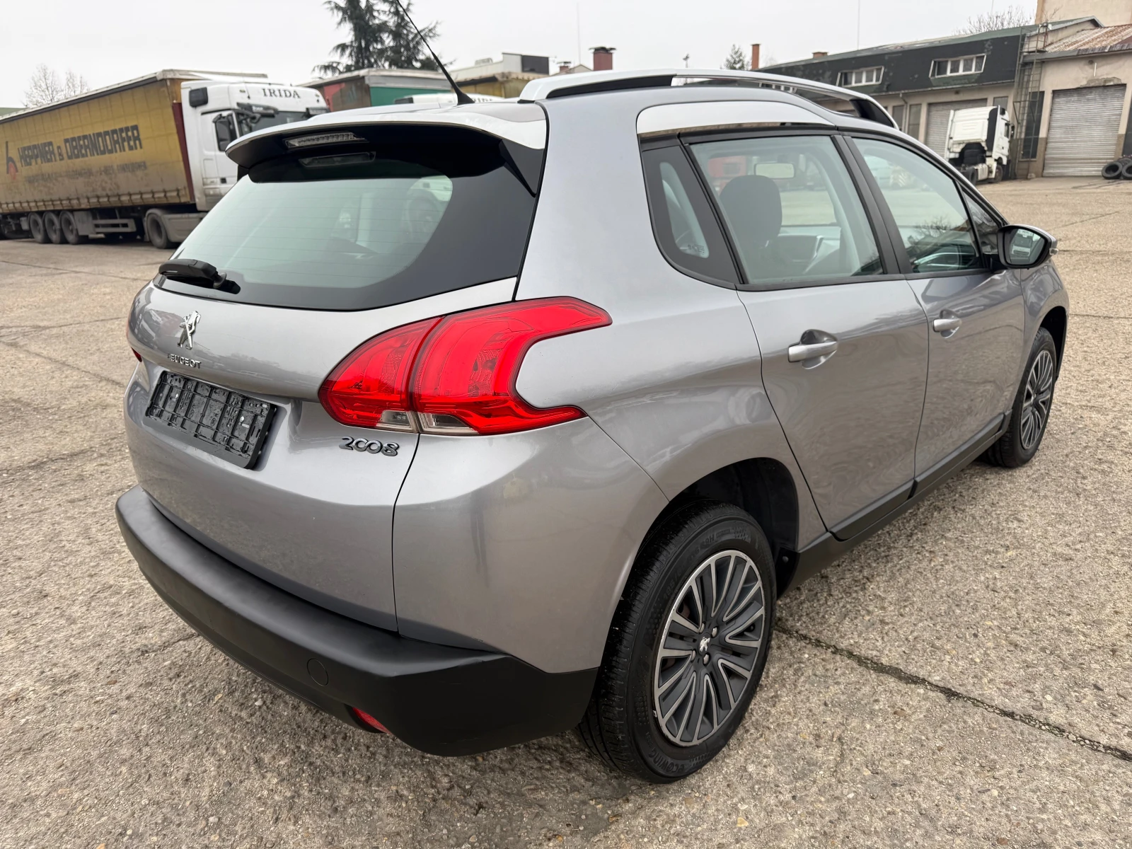 Peugeot 208 1.2 80 kc - изображение 6