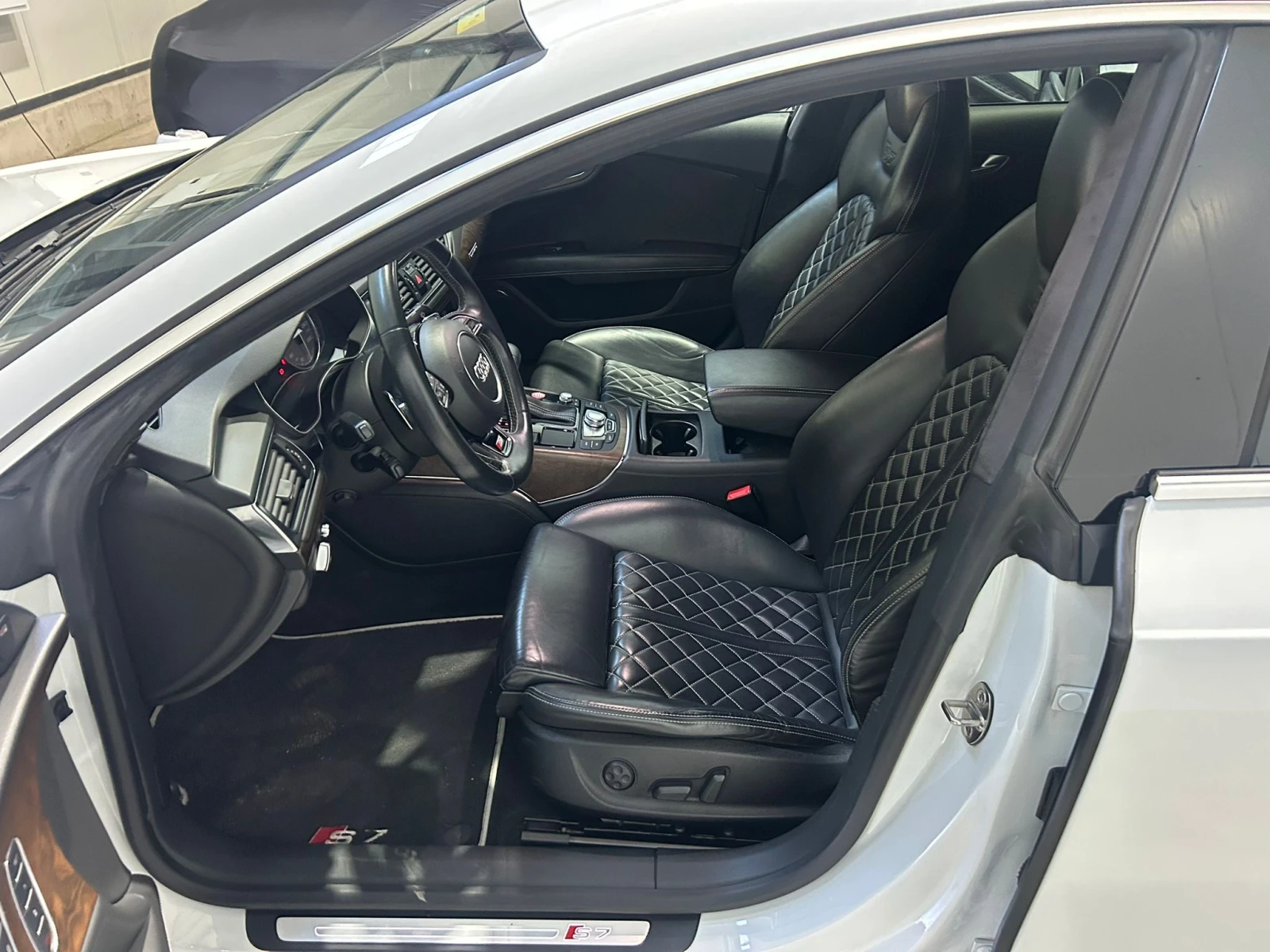 Audi S7 QUATTRO V8 TFSI AKRAPOVIC  - изображение 8