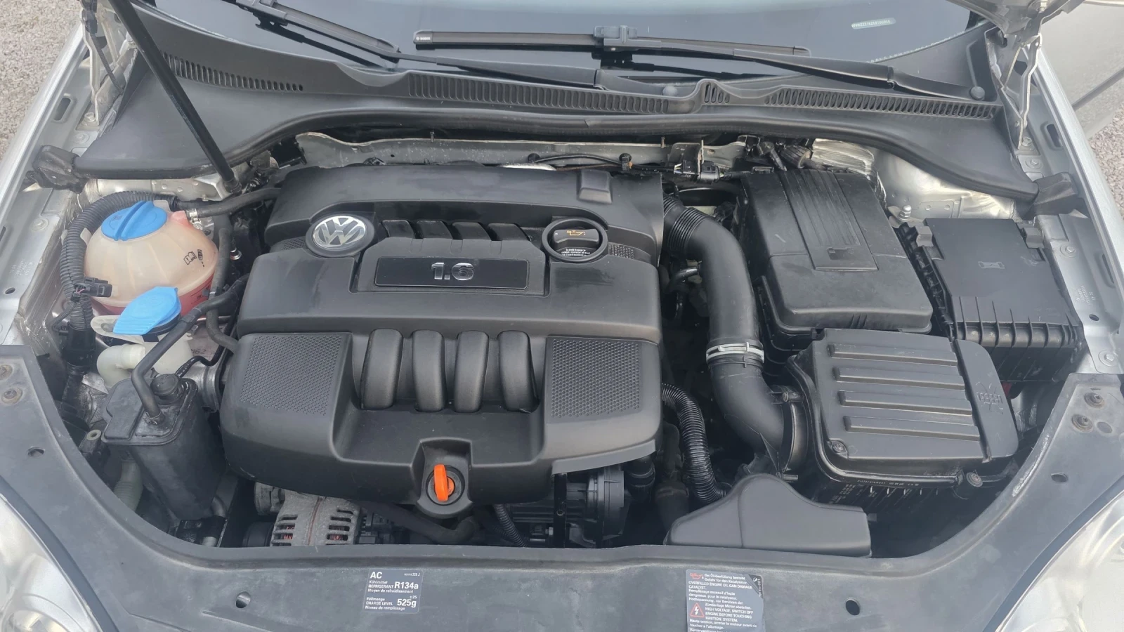 VW Golf 1.6i 102k.s., снимка 13 - Автомобили и джипове - 53771197