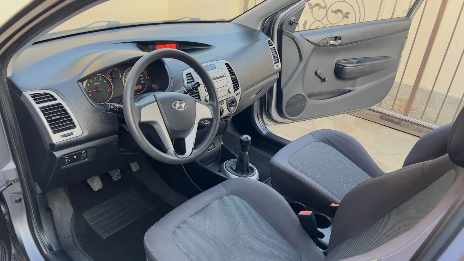 Hyundai I20 1.2i, снимка 6 - Автомобили и джипове - 53890039