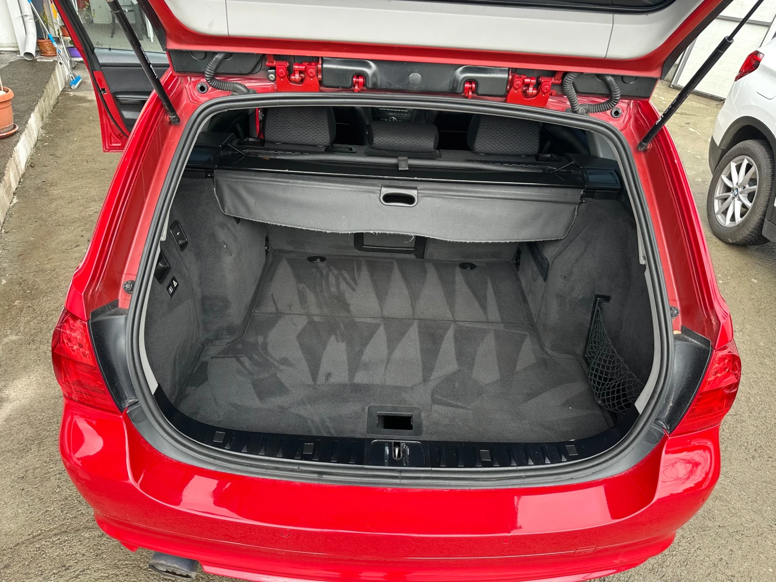 BMW 320 Автомат Панорама Подгрев  Блутут Печка , снимка 16 - Автомобили и джипове - 54032231