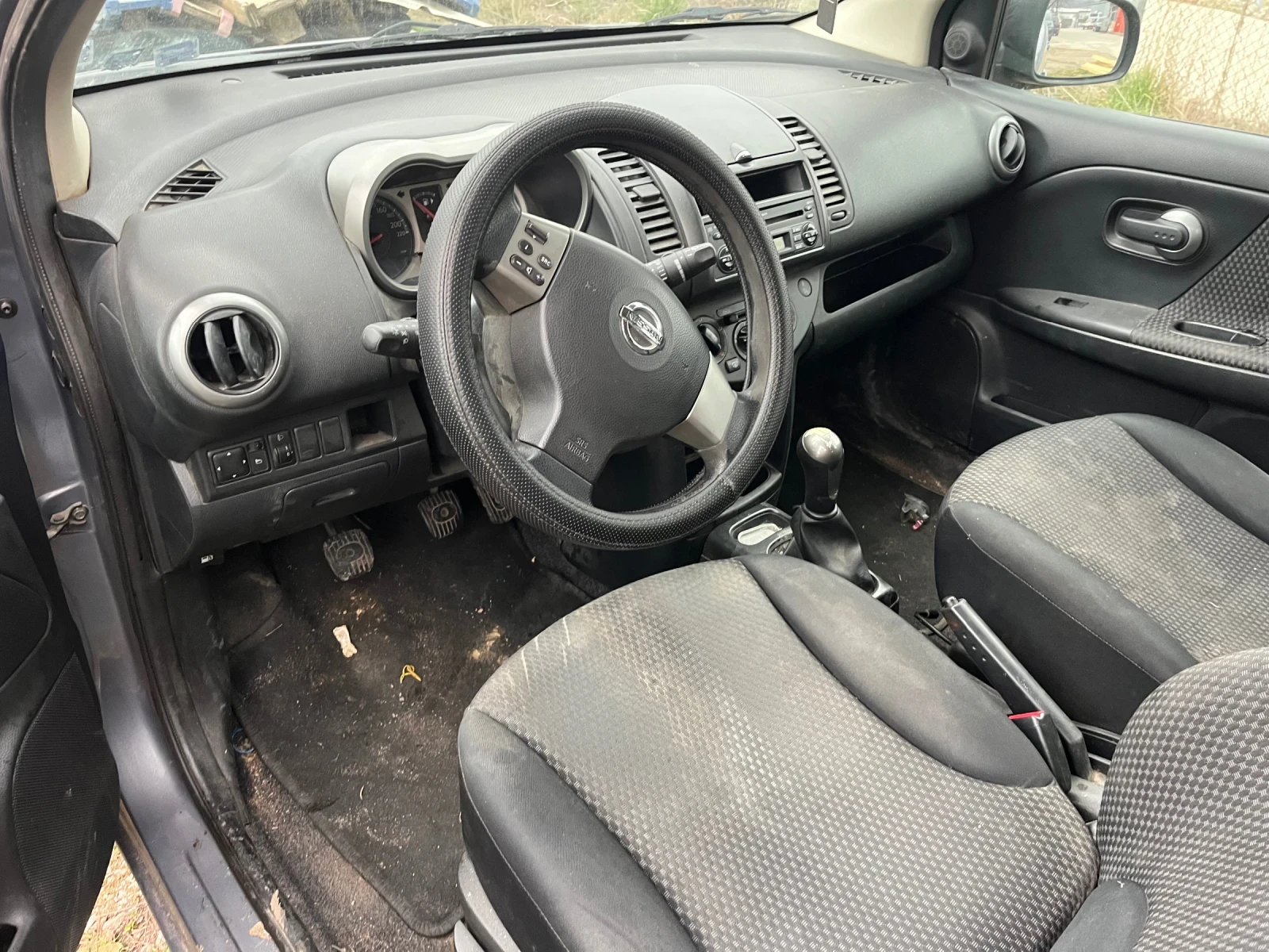 Nissan Note 1.4, снимка 4 - Автомобили и джипове - 54201100