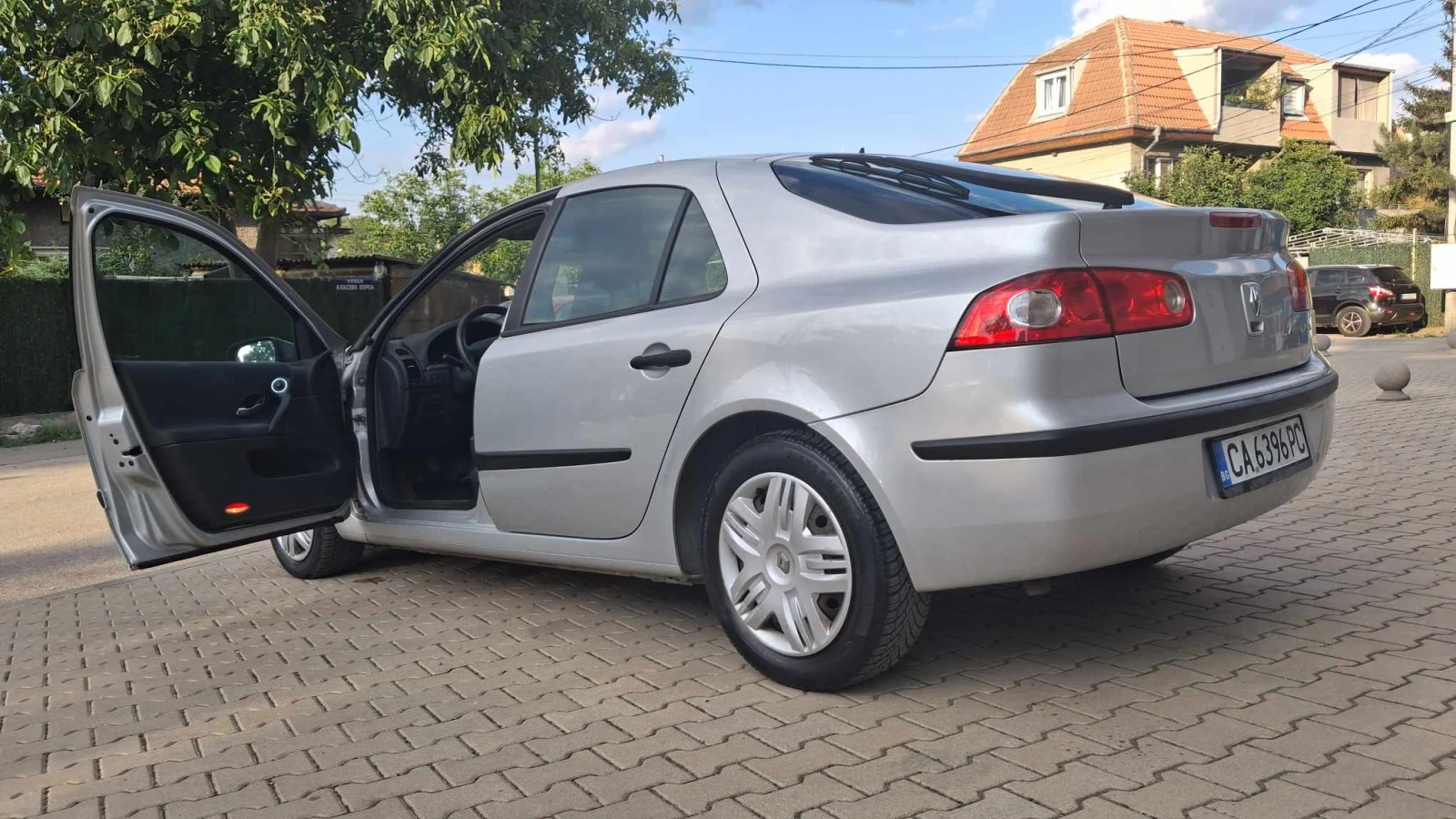 Renault Laguna II, снимка 6 - Автомобили и джипове - 54810713
