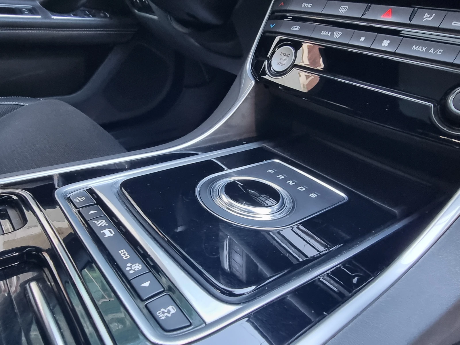 Jaguar Xf R-SPORT* 4X4* LIMITED , снимка 14 - Автомобили и джипове - 55504063