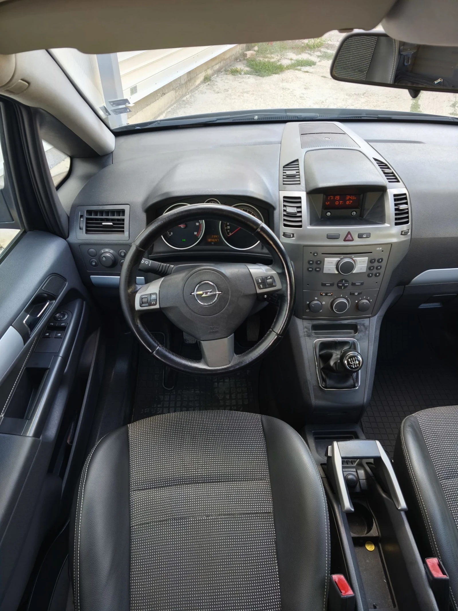 Opel Zafira 1.9CDTI , снимка 10 - Автомобили и джипове - 55600829