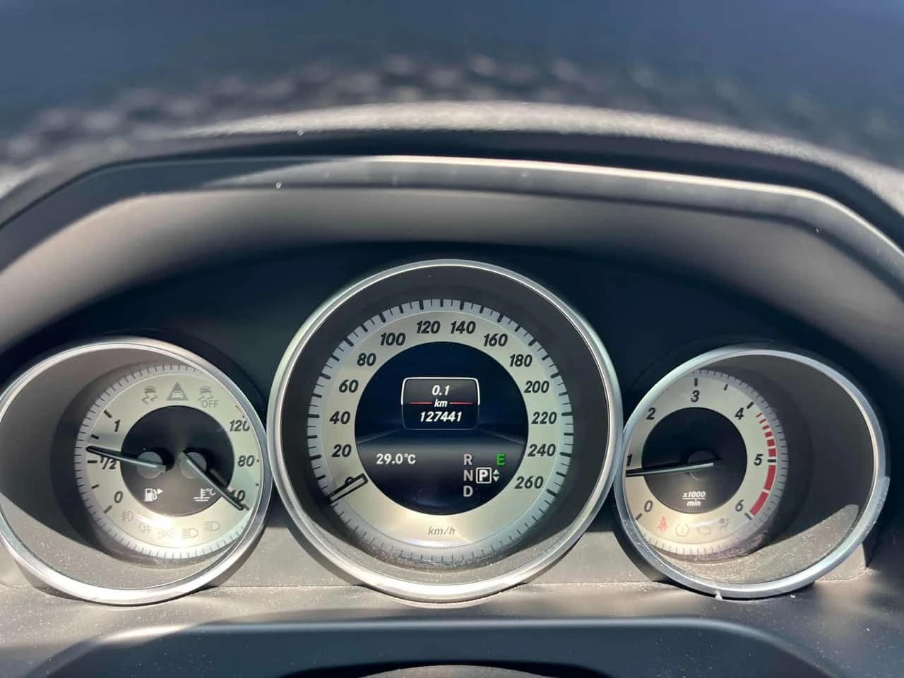 Mercedes-Benz E 250 BlueTEC | ГЛАВНО ПРЕДСТАВИТЕЛСТВО НА MERCEDES, снимка 9 - Автомобили и джипове - 55670631
