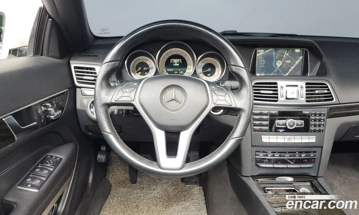 Mercedes-Benz E 200 Cabriolet, снимка 12 - Автомобили и джипове - 55794788