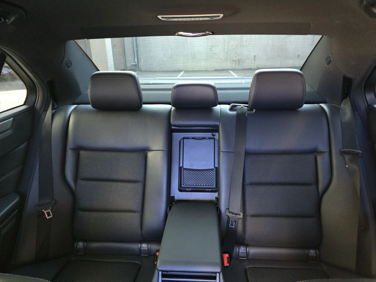 Mercedes-Benz E 220 MULTIBEAM LED HARMAN CARPLAY, снимка 13 - Автомобили и джипове - 55970447