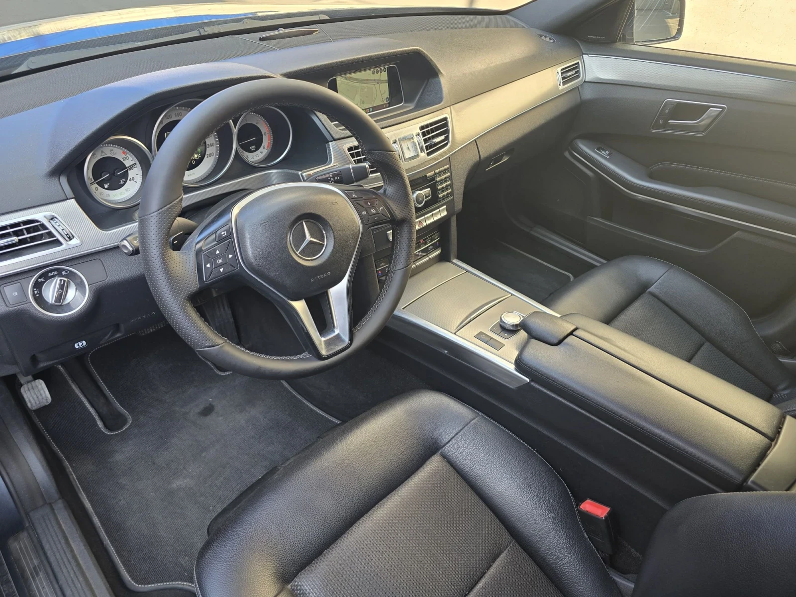 Mercedes-Benz E 220 MULTIBEAM LED HARMAN CARPLAY, снимка 8 - Автомобили и джипове - 55970447
