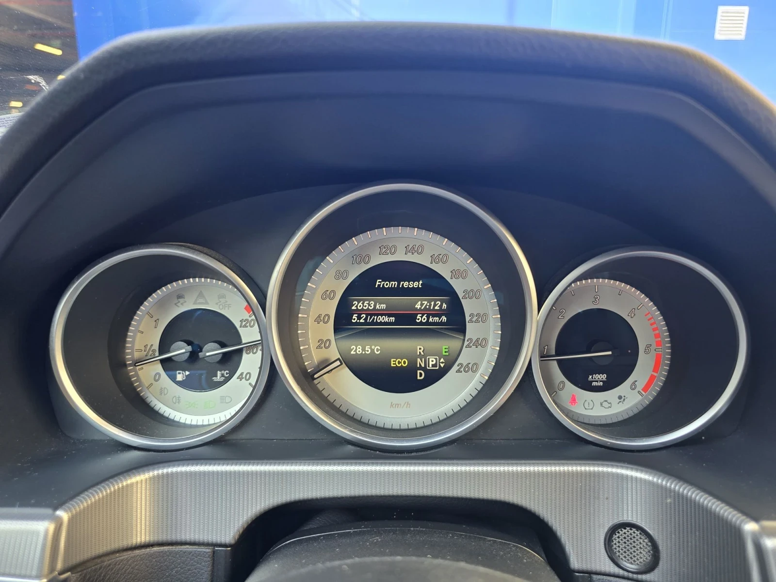 Mercedes-Benz E 220 MULTIBEAM LED HARMAN CARPLAY, снимка 11 - Автомобили и джипове - 55970447
