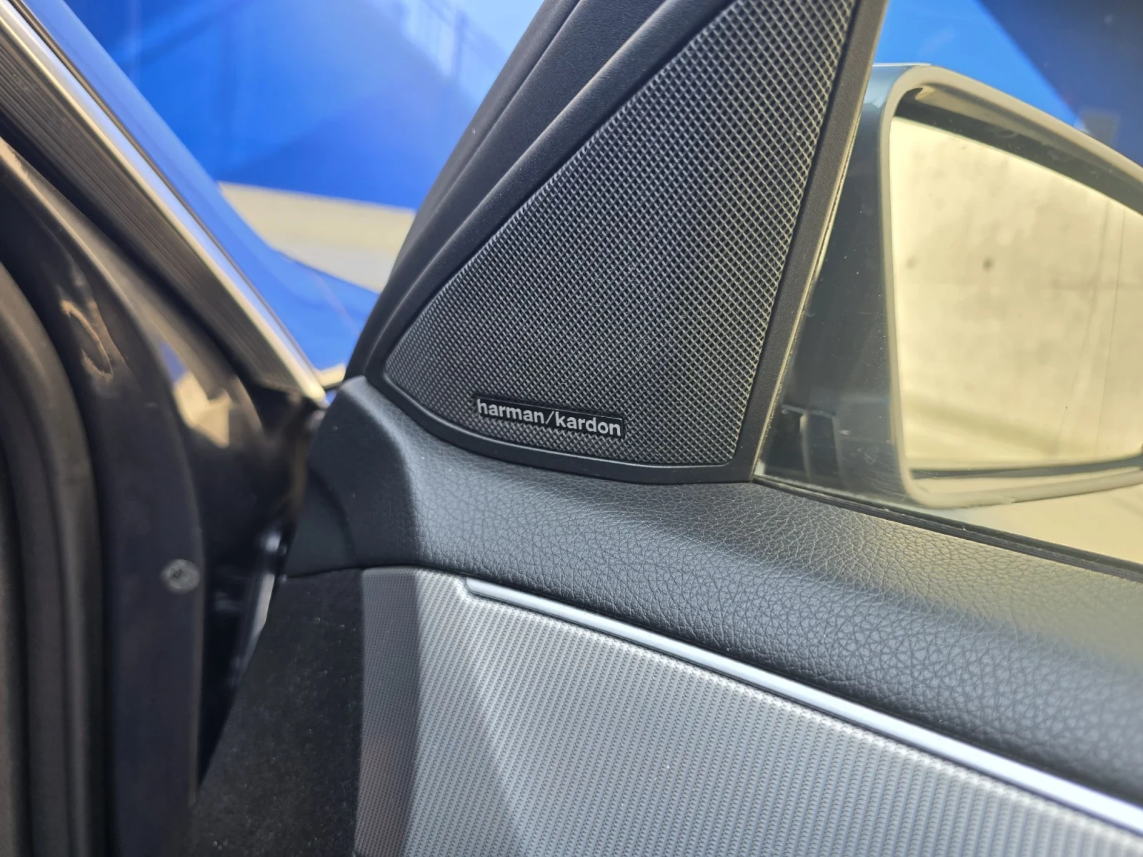 Mercedes-Benz E 220 MULTIBEAM LED HARMAN CARPLAY, снимка 16 - Автомобили и джипове - 55970447