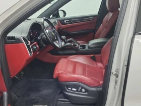 Porsche Cayenne Coupe * GTS * CARFAX * , снимка 9