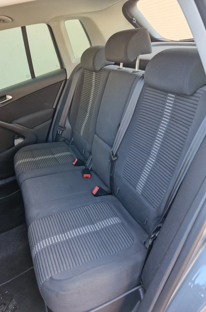 VW Tiguan 2.0 tdi, снимка 7 - Автомобили и джипове - 51601469