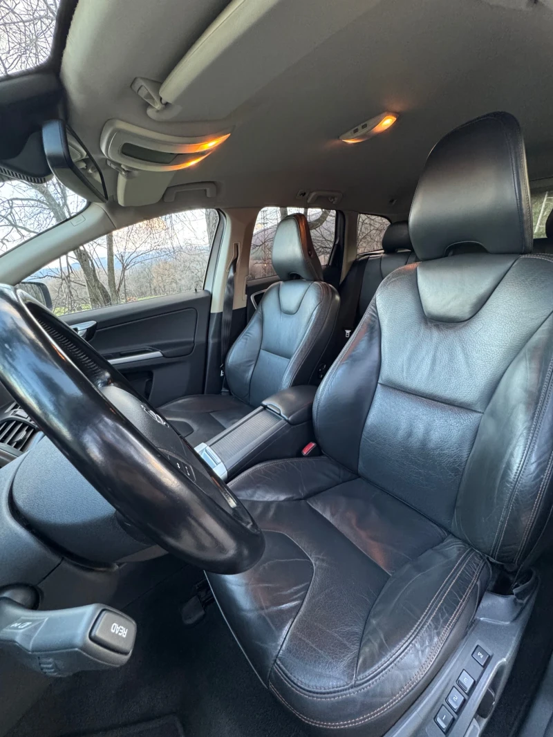 Volvo XC60 2.4 D5 185 к.с. AWD/Keyless, снимка 11 - Автомобили и джипове - 53587266