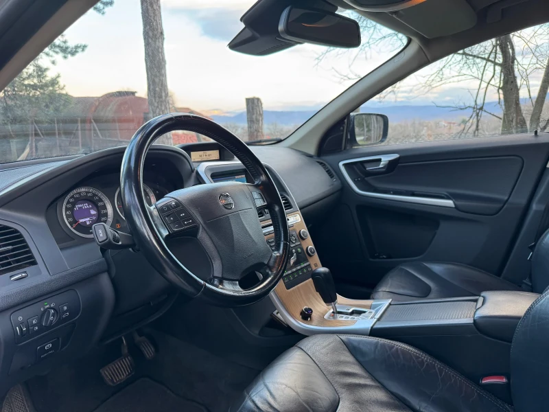 Volvo XC60 2.4 D5 185 к.с. AWD/Keyless, снимка 10 - Автомобили и джипове - 53587266