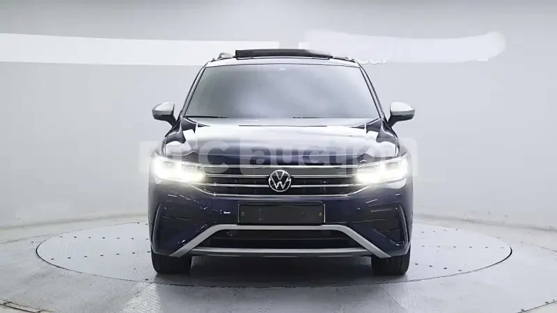 VW Tiguan Allspace 2.0 TSI| DISTRONIC| ОБДУХВАНЕ| ВКЛЮЧЕН ТЕХНОТЕСТ, снимка 2 - Автомобили и джипове - 54478599
