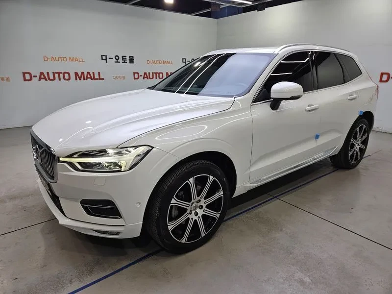 Volvo XC60 2Nd Generation D5 Inscription, снимка 3 - Автомобили и джипове - 55012301