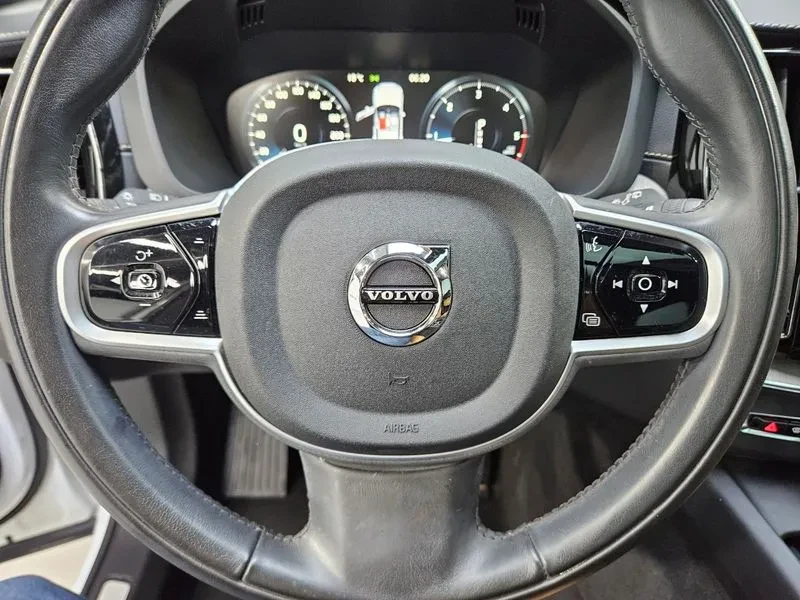 Volvo XC60 2Nd Generation D5 Inscription, снимка 10 - Автомобили и джипове - 55012301