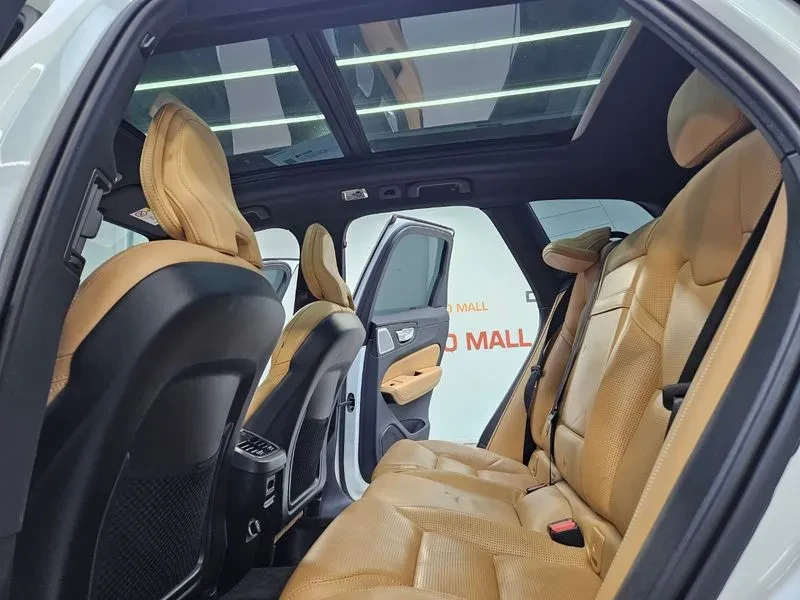 Volvo XC60 2Nd Generation D5 Inscription, снимка 14 - Автомобили и джипове - 55012301