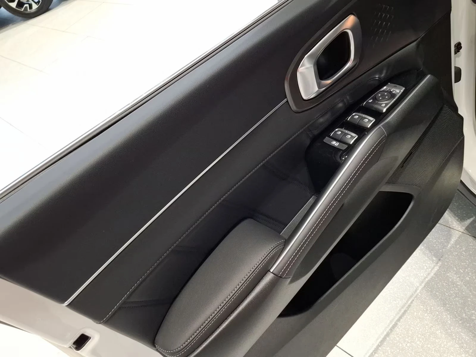 Kia Sorento !/1.6T/252HP/PHEV/AWD/AMBI/DIGI/NAVI/LED/457fpr | Mobile.bg   14