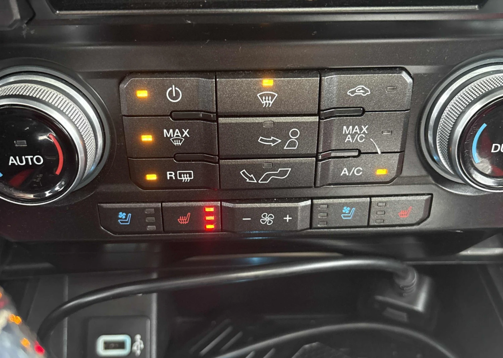 Ford F150 4WD SuperCrew Box* CARFAX* ВИДЕО, снимка 10 - Автомобили и джипове - 53892764