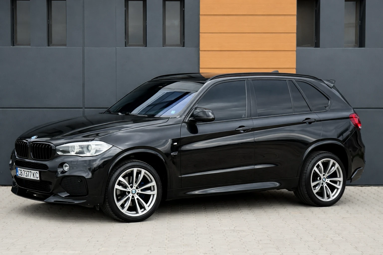 BMW X5 3.0D/M PERFORMANCE PACK/HEAD UP/
