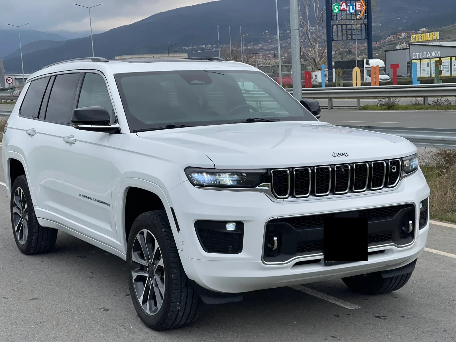 Jeep Grand cherokee Overland WL, снимка 4 - Автомобили и джипове - 54021811