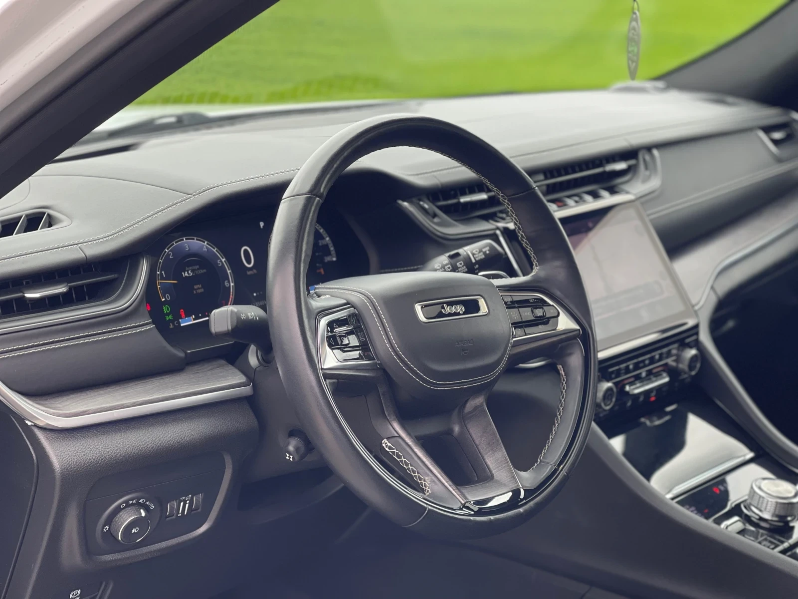 Jeep Grand cherokee Overland WL, снимка 9 - Автомобили и джипове - 54021811